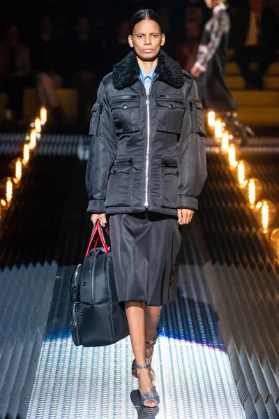 Look 27